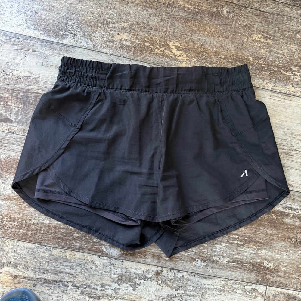 2 for $15 sale: Alive magnetics Black 2 in 1 workout shorts with back pocket - M